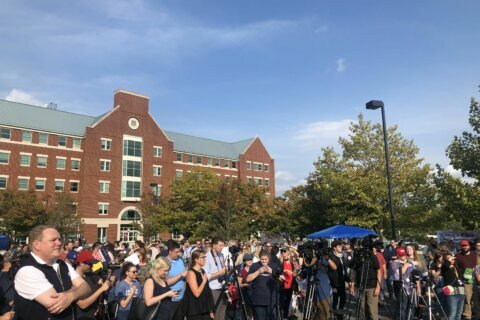 Parents, teachers against Loudoun Co. schools’ transgender policy rally outside school board HQ