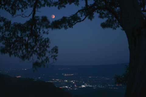 Total eclipse of the super moon: How to watch the Sunday night sky show