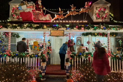 A long-running Christmas tradition ends at ‘iconic’ Arlington home