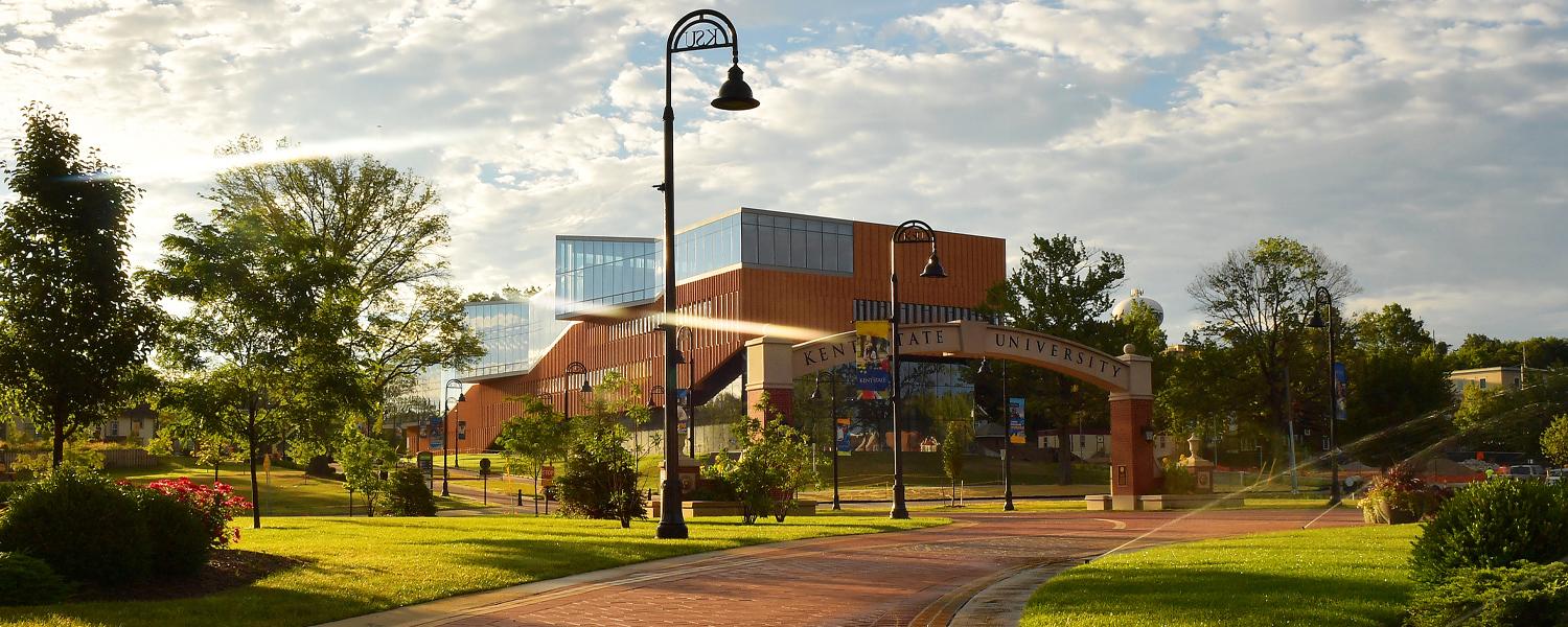 A sunny day on the Kent State esplanade