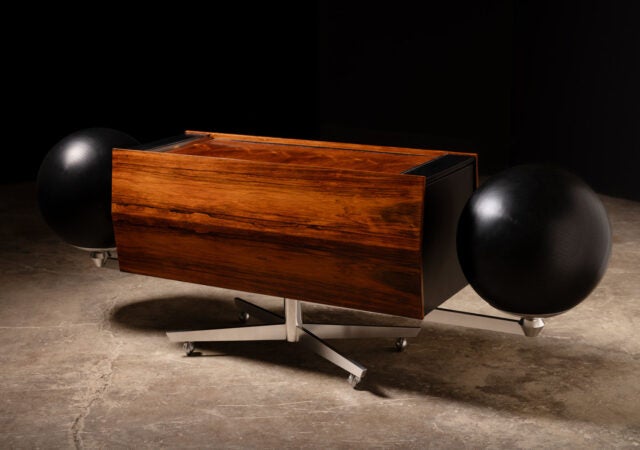 featured image for post: Musicians, Movie Stars and Design Fans Love This 1960s Hi-Fi