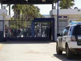 Entrada del Centro de Estancia Temporal de Inmigrantes (CETI) de Melilla.