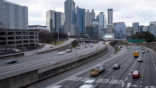 220117-Atlanta-Traffic flows freely along the Downtown Connector on Monday morning, Jan. 17, 2022.  Ben Gray for the Atlanta Journal-Constitution