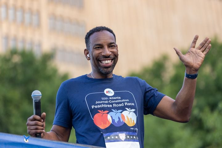 peachtree road race photos