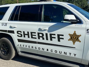 Teen girl possibly among 3 shot in eastern Jefferson County neighborhood