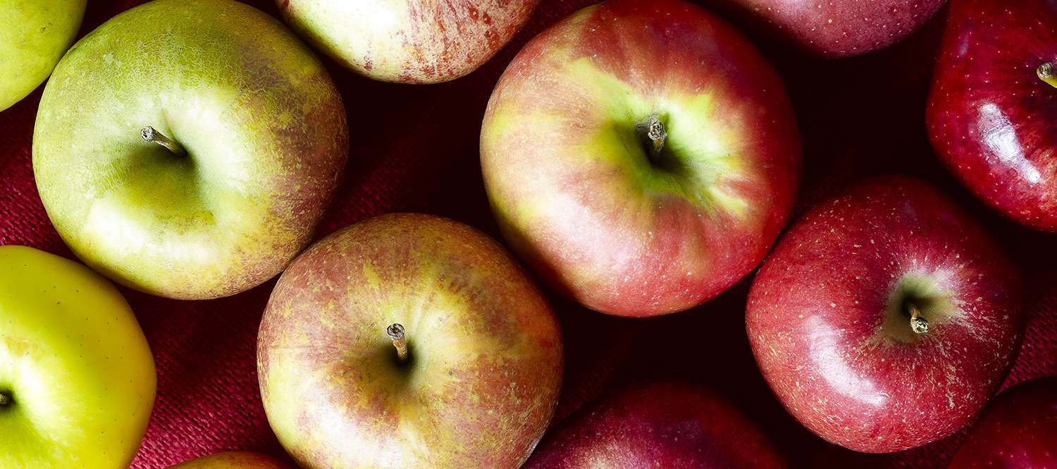 a variety of apples seen overhead