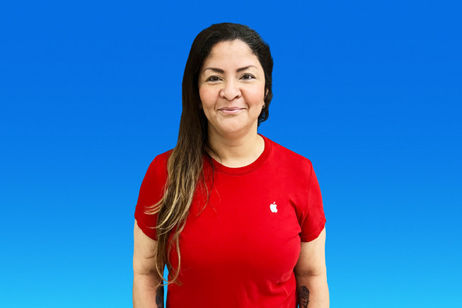 Membro da equipe da Apple Store, Sandra Maranhão.