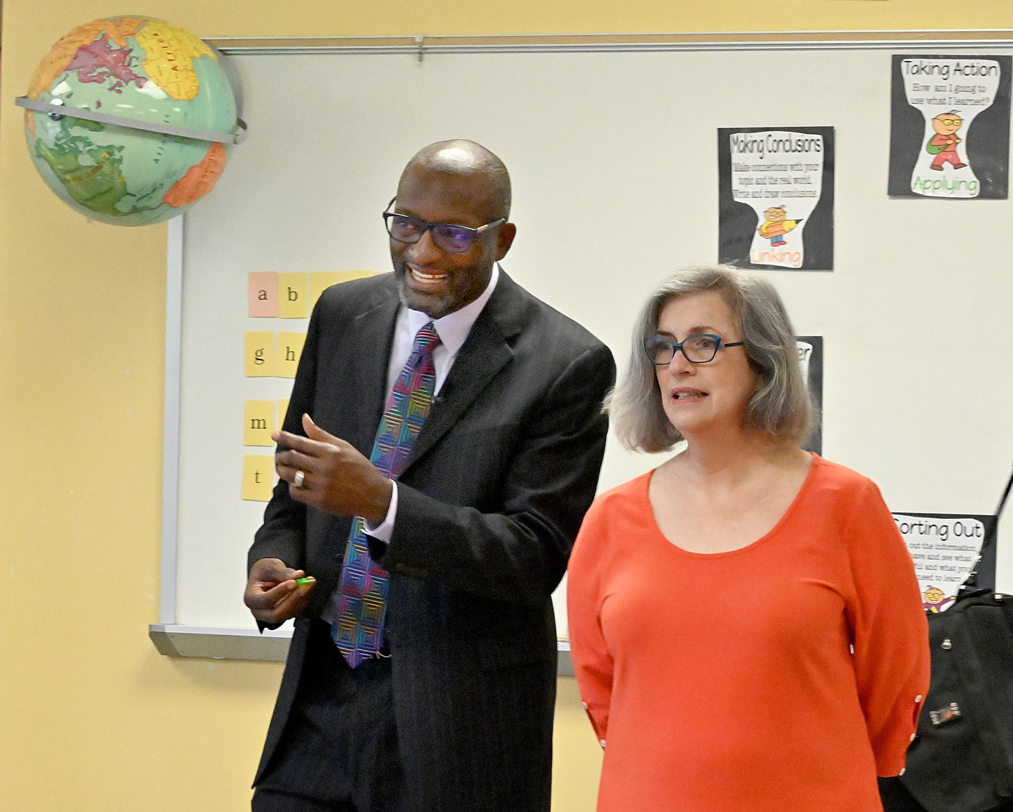 Dr. Mark T. Bedell, PhD., Superintendent of Anne Arundel County Public Schools, and Joanna Bache Tobin, AACPS Board of Education President, visit Ms. Freye's classroom at Germantown Elementary School.