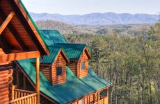 Log cabin in Tennessee with Smoky Mountains view