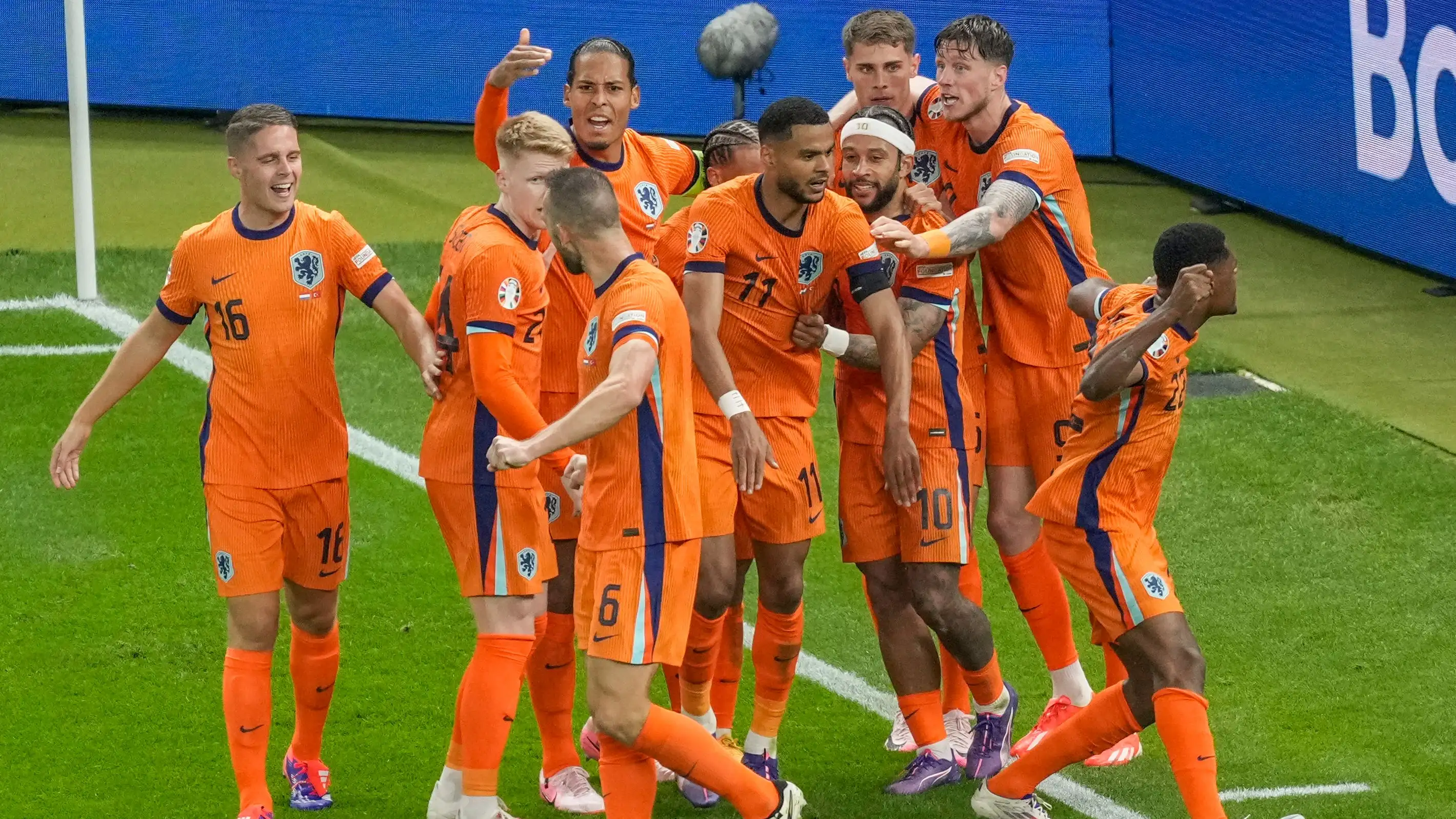 Netherlands Overcome Turkey to Secure Semi-Final Spot Against England