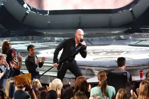 Chris Daughtry performs on 'American Idol' in 2006