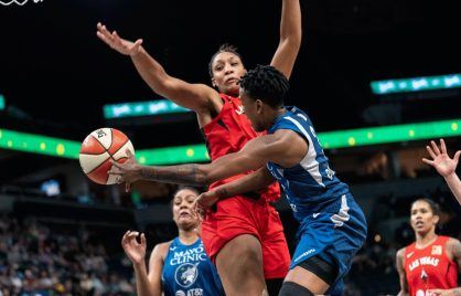 Danielle Robinson passes to Damitris Dantas around A'ja Wilson