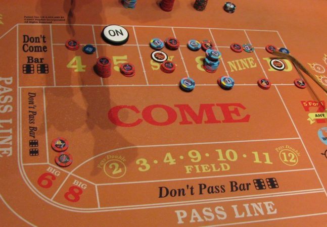 Come bet area on a craps table