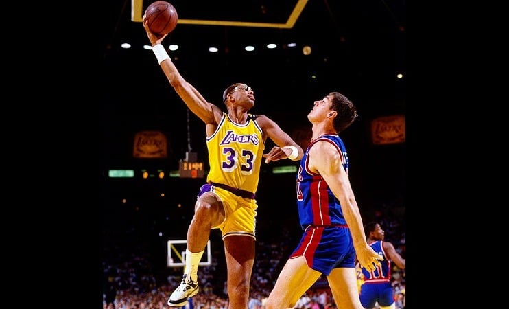 Kareem Abdul-Jabbar playing for the Lakers