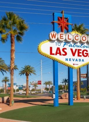 Welcome to Vegas sign