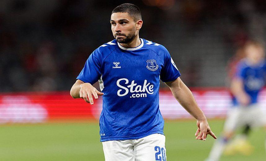 Neal Maupay of Stake.com-backed Everton FC on the soccer field