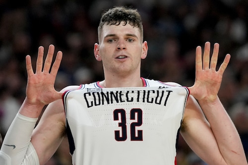 UConn center Donovan Clingan