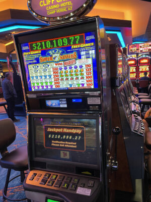 Progressive Play Friday Winning Slot Machine $210,996.27