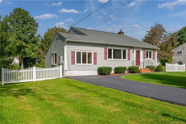 $549,000 | 2921 South Deerfield Avenue | Jefferson Valley-Yorktown