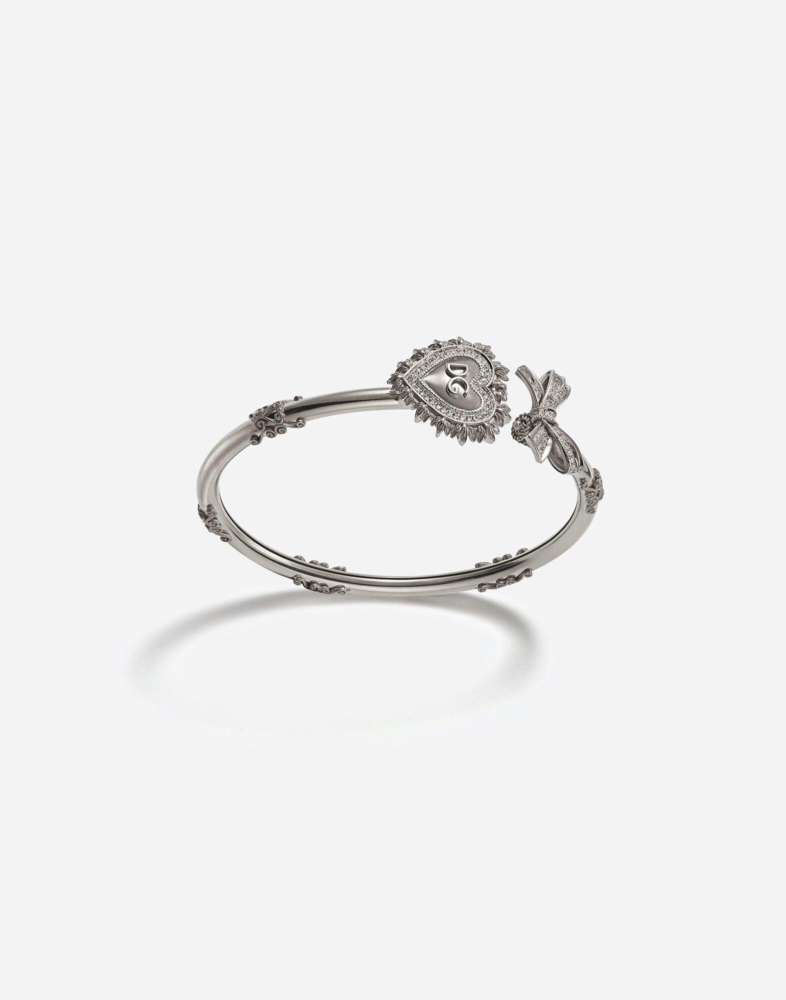 ${brand} Devotion bracelet in white gold with diamonds ${colorDescription} ${masterID}