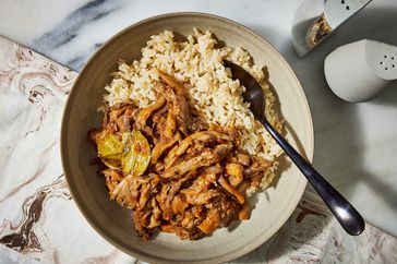 Rendang Jampur (Mushroom Rendang) on brown rice