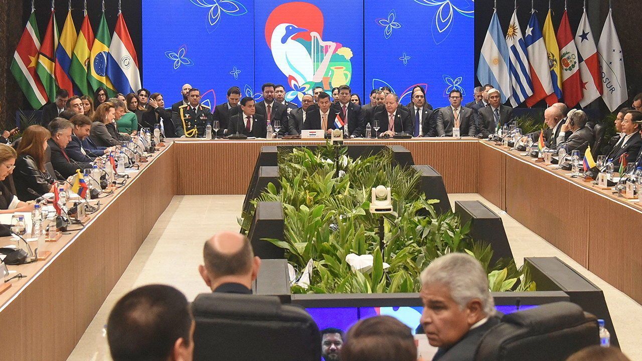 Paraguay's President Santiago Peña (C) speaks during the Mercosur summit.