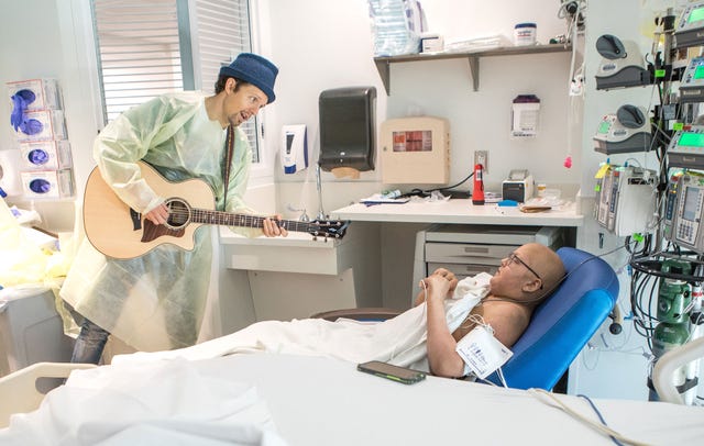 Jason Mraz at children's hospital  in St Louis