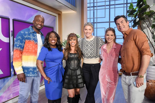 Akbar Gbajabiamila, Sheryl Underwood, Vanessa Morgan, Amanda Kloots, Natalie Morales and Jerry OConnell