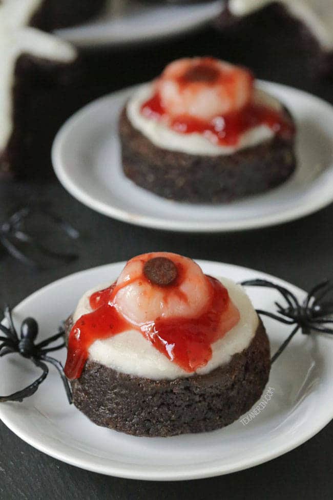 bloody eyeball brownies photo 650x