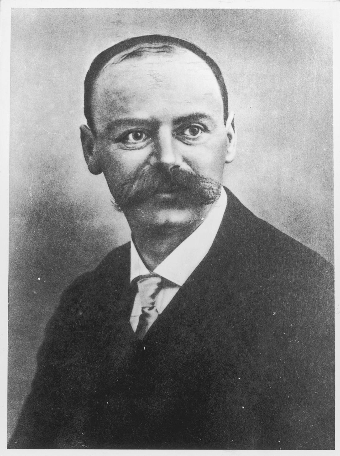 Karl Schwarzschild (1873-1916) war ein Frankfurter Astronom.