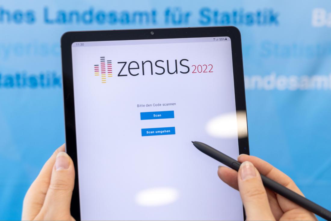 „Zensus 2022“ steht auf einem Tablet. (Archivbild)