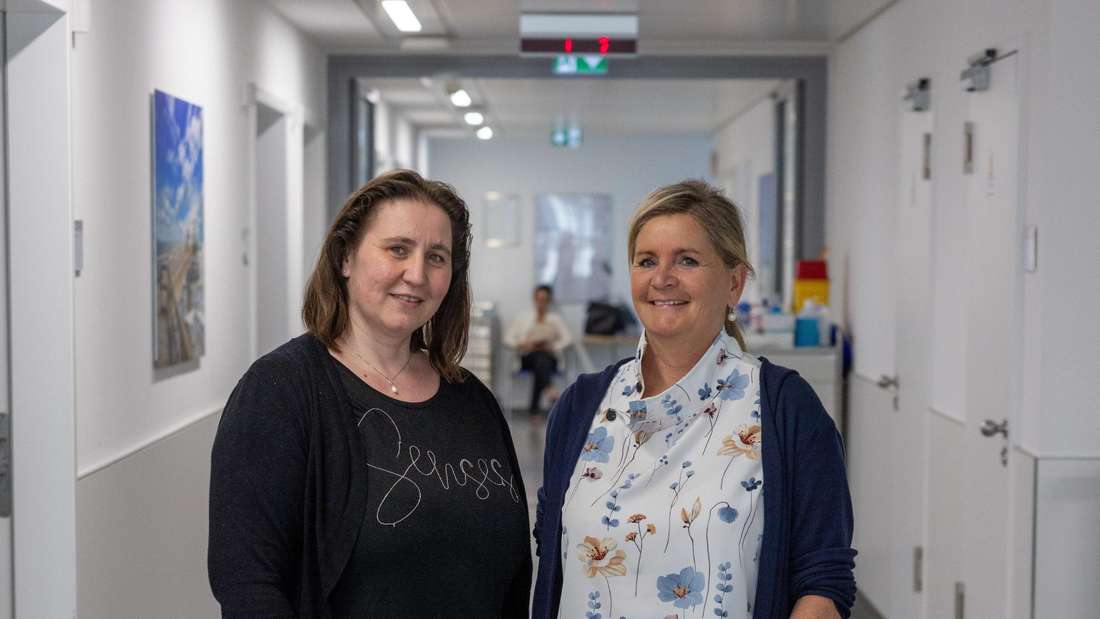 BGU-Pflegedirektorin Cynthia Wolf (r.) und Jana Wondra (l.) sind zufrieden mit den Entwicklungen.