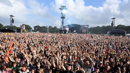 Des festivaliers lors de l'édition 2023 des Vieilles Charrues, le 15 juillet. (DAMIEN MEYER / AFP)