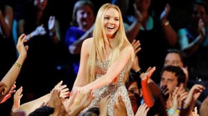 the-voice-past-winners-danielle-bradbery