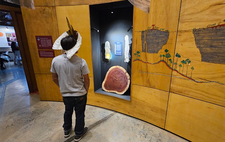 Exposição destaca a cultura indígena, a biodiversidade e a importância científica do Parque Nacional Cavernas do Peruaçu