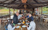 Parlamentares da Alemanha visitam o Parque Nacional de Anavilhanas