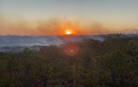 Queimas prescritas impedem avanço de incêndio no Parque Nacional da Chapada dos Guimarães