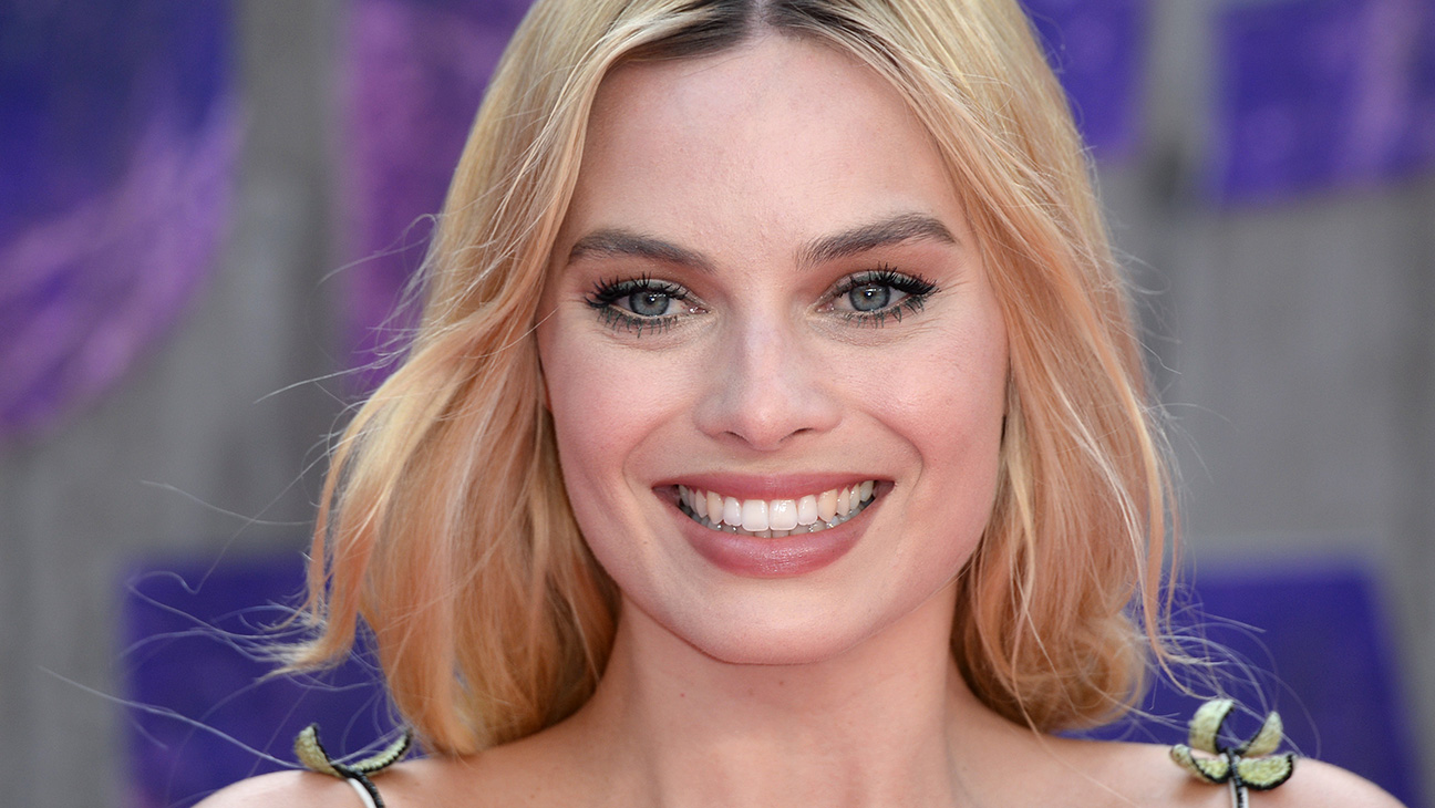 'Awards Chatter' Podcast — Margot Robbie ('I, Tonya')