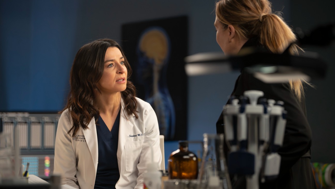 Caterina Scorsone with Ellen Pompeo in 'Grey's Anatomy.'