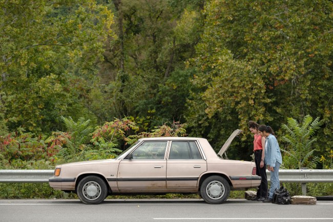 DRIVE-AWAY DOLLS, from left: Margaret Qualley, Geraldine Viswanathan, 2024.  ph: Wilson Webb /© Focus Features / Courtesy Everett Collection