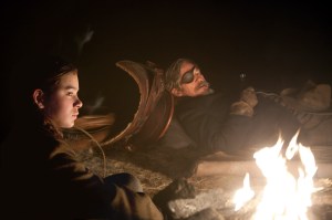 TRUE GRIT, from left: Hailee Steinfeld, Jeff Bridges, 2010. Ph: Lorey Sebastian/©Paramount Pictures/Courtesy Everett Collection