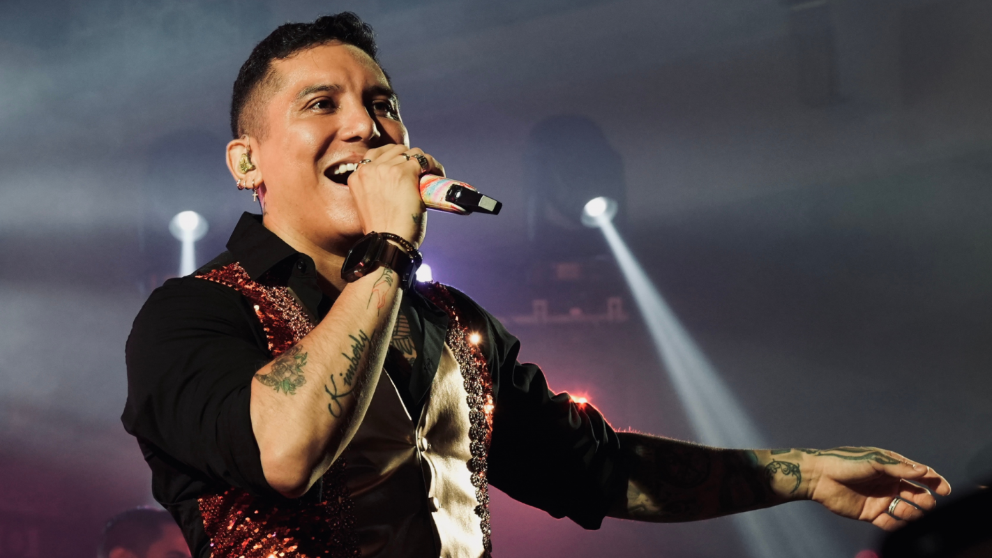 Edwin Luna De Parranda con la Banda LaKeBuena