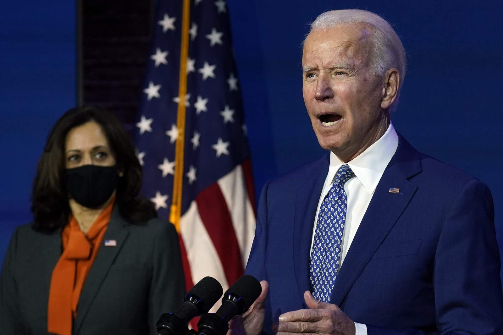 Biden targets virus as his White House transition begins