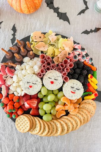 hocus pocus snack board