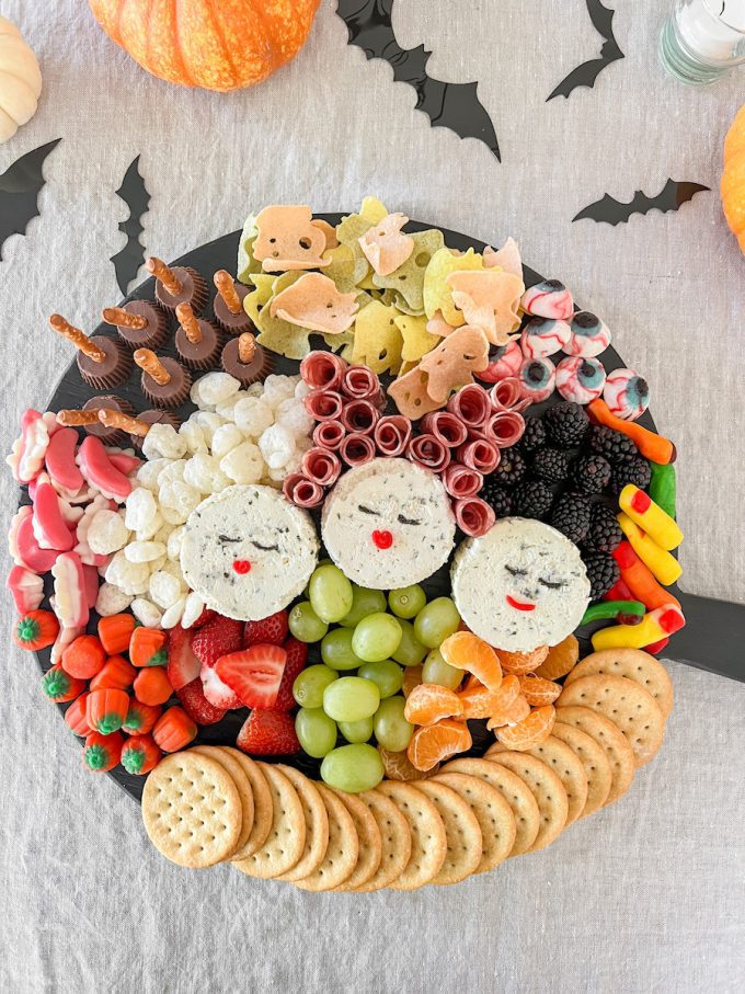 hocus pocus snack board