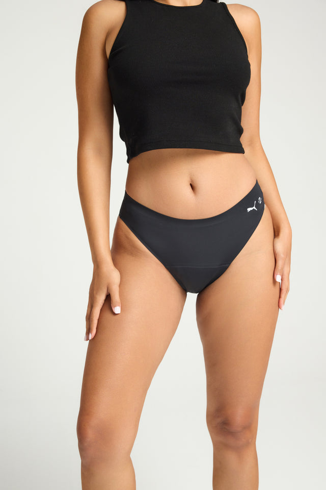 AVBIMHOXGW_MB_Seamfree_Active_Bikini_Brief_MH_Onyx Grey_198_Model_Shima_12-M.jpg