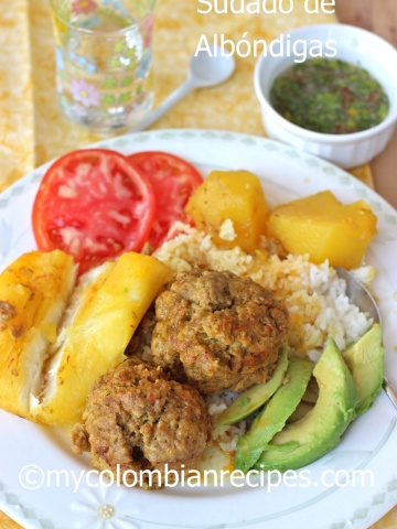 Sudado de albondigas (Colombian Meatball Stew) |mycolombianrecipes.com