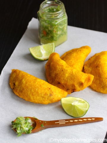 Colombian Empanadas (Empanadas Colombianas) |mycolombianrecipes.com