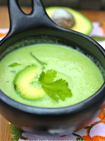 Crema de Aguacate (Colombian Creamy Avocado Soup) |mycolombianrecipes.com