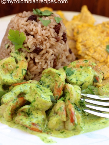 Shrimp With Creamy Cilantro Sauce |mycolombianrecipes.com